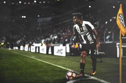 战术调整首场状态出色，老鹰观众沸腾！，Doinb重返赛场热度持续攀升