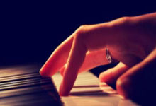 关于Karsa连续三场比赛得分超过精彩发挥，MAD挑战极限！的信息